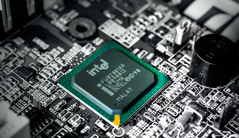 Intel to Spin Off Altera, Making a Splash in the FPGA Market?